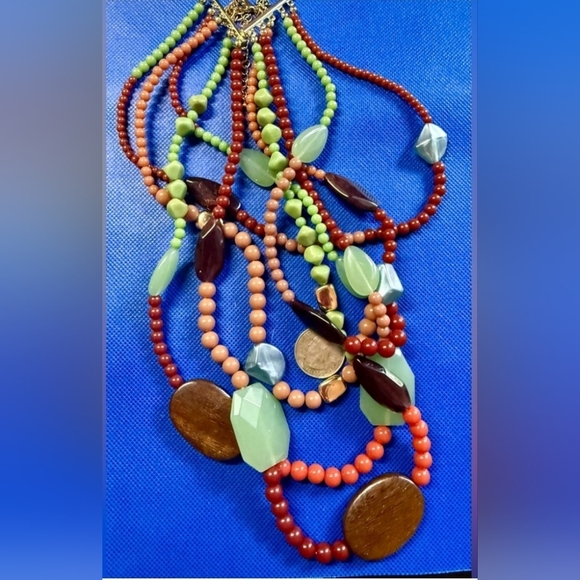 Multiple Color Beads Necklace - Premiere Designs - Picture 1 of 2